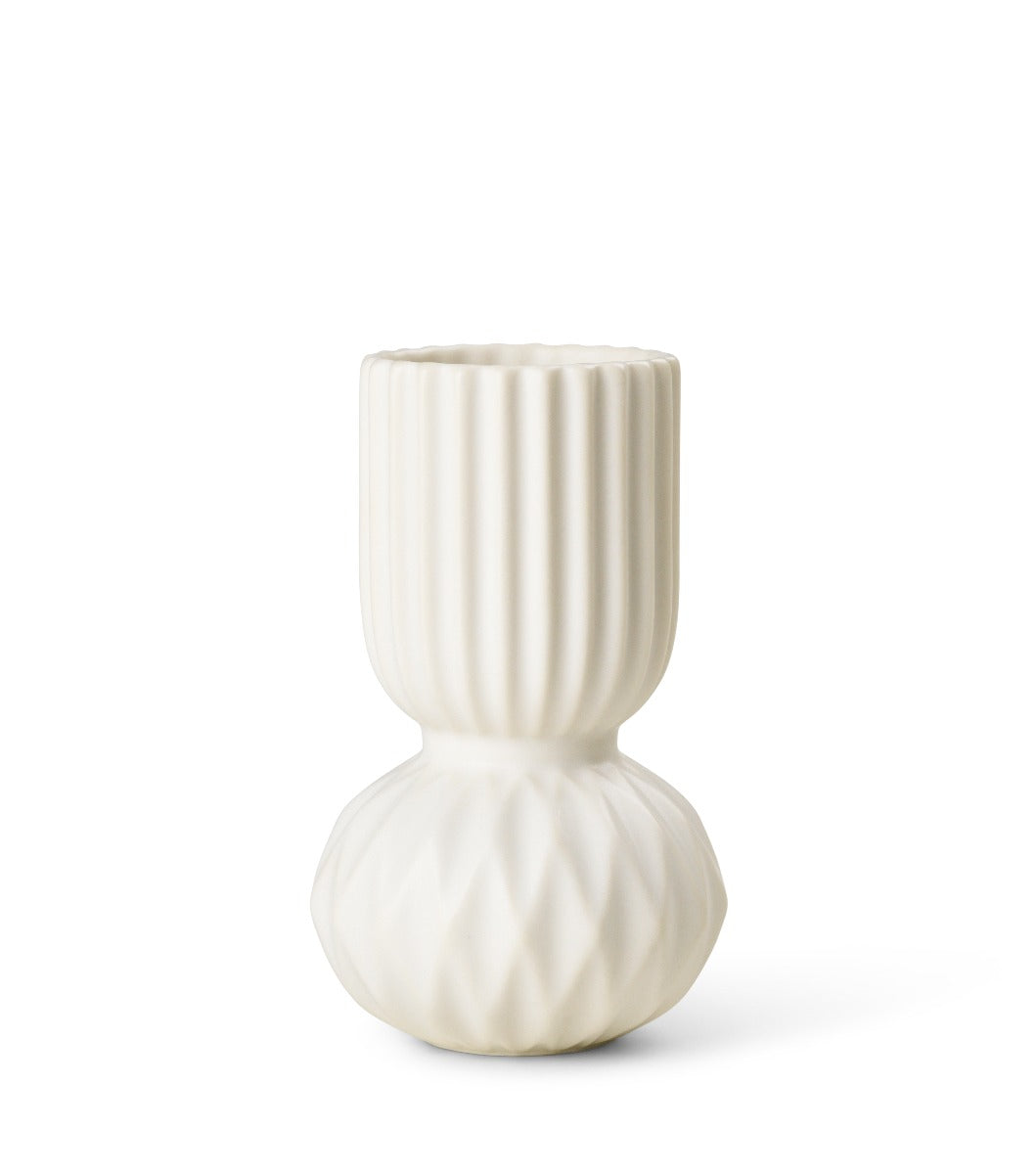 Dottir - Samsurium rufflebell vase, hvid - 140x87 mm